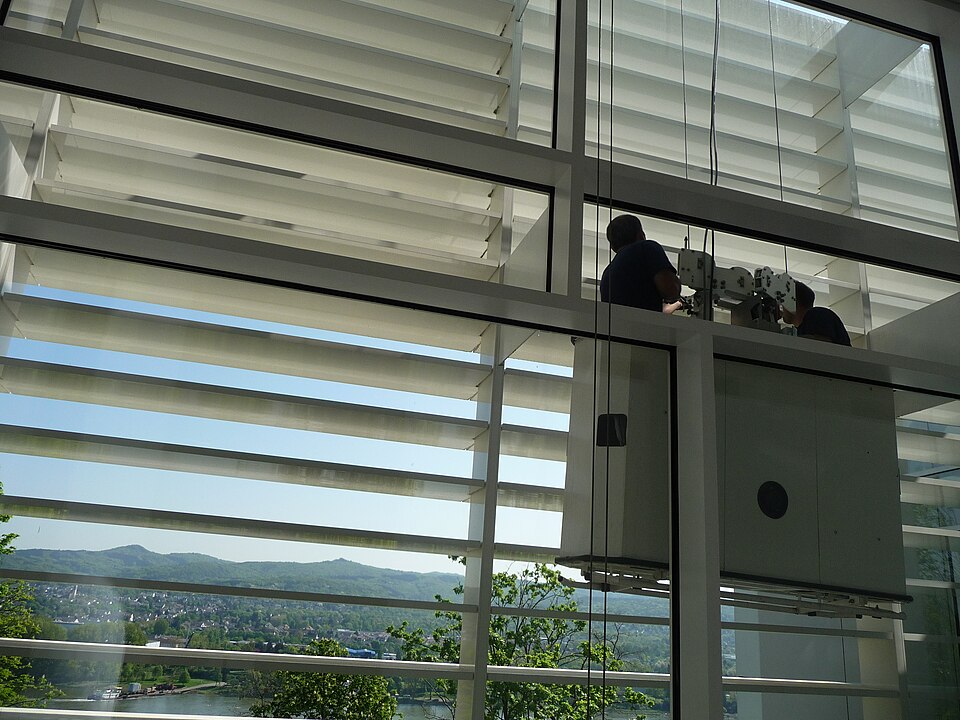Arp Museum Fensterputzer