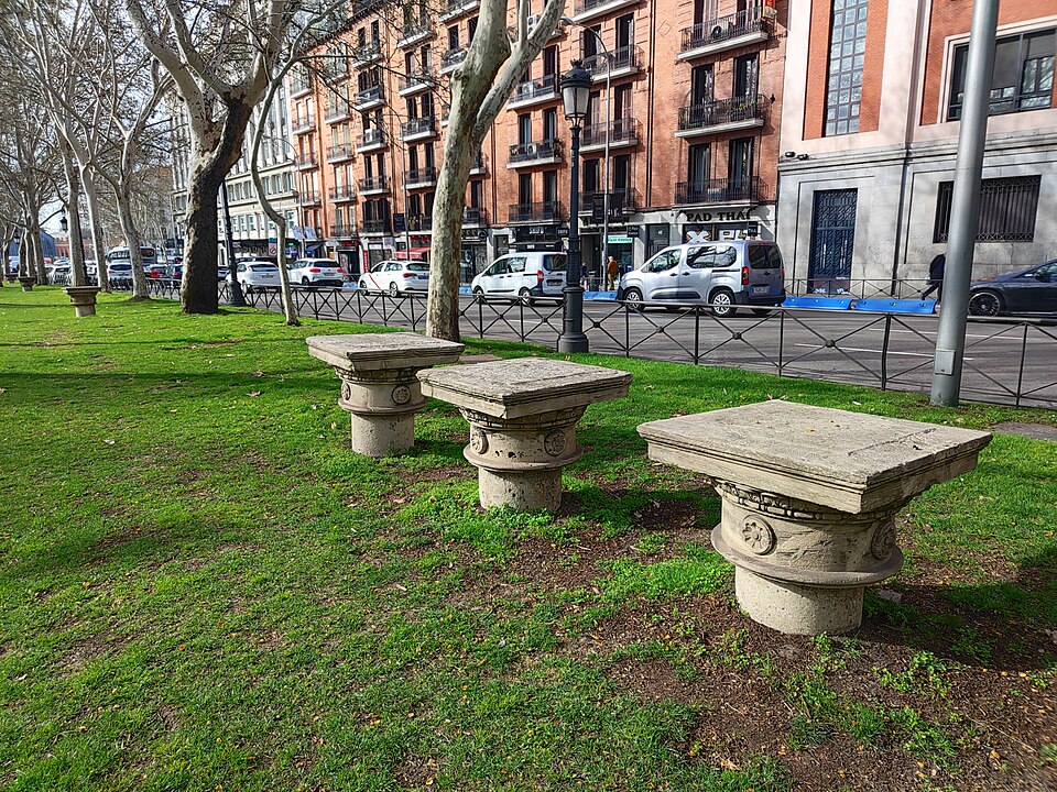Capiteles Paseo del Prado