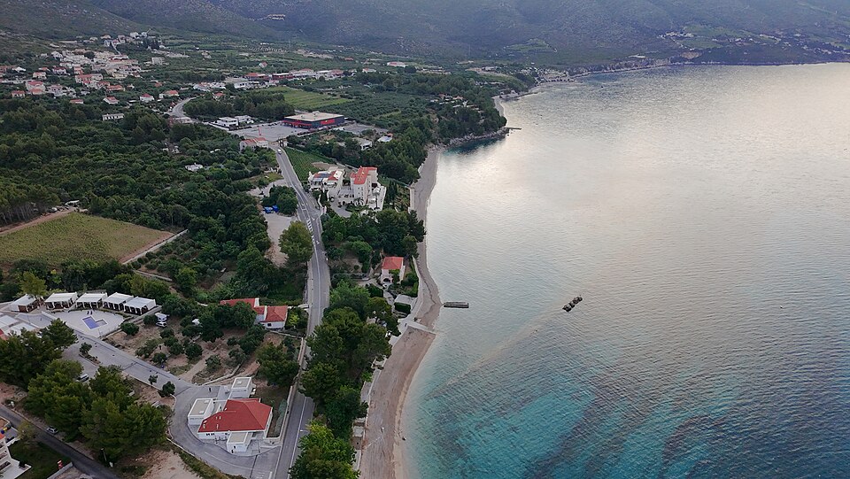 Trstenica Beach