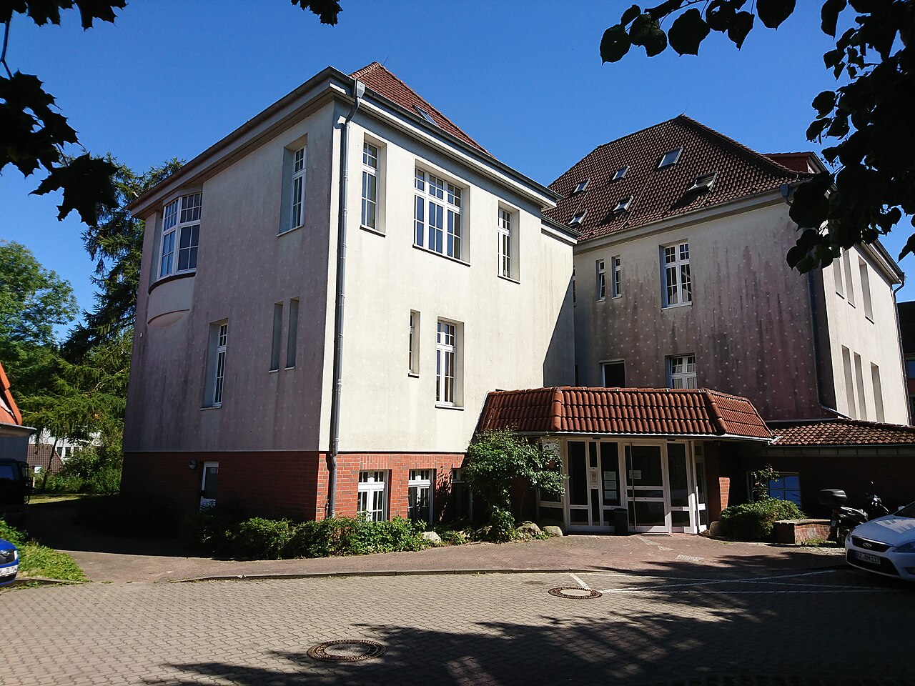 Adolph Hoeltich Stift
