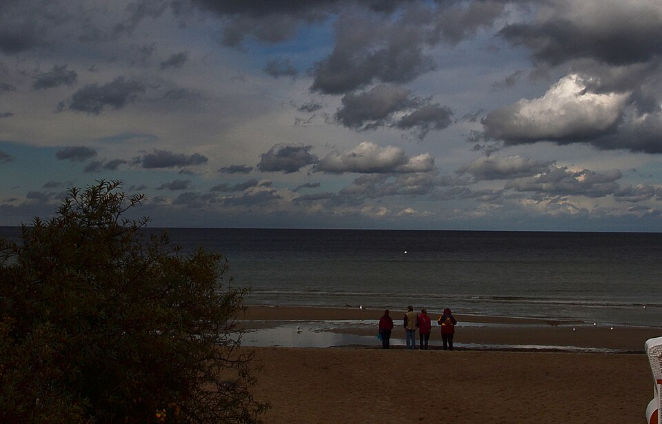 Touristen und das Meer