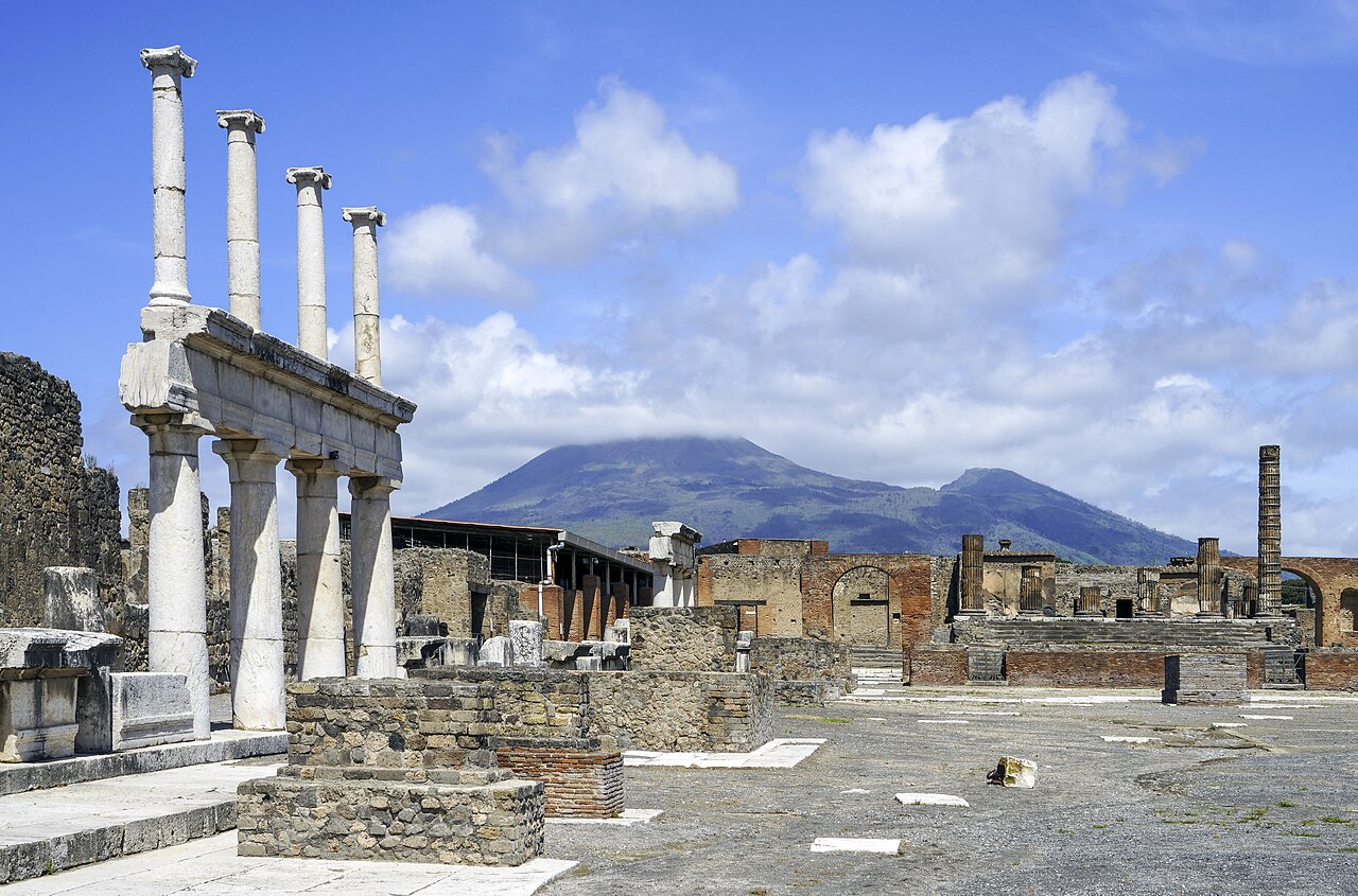 Forum and the Vesuvio