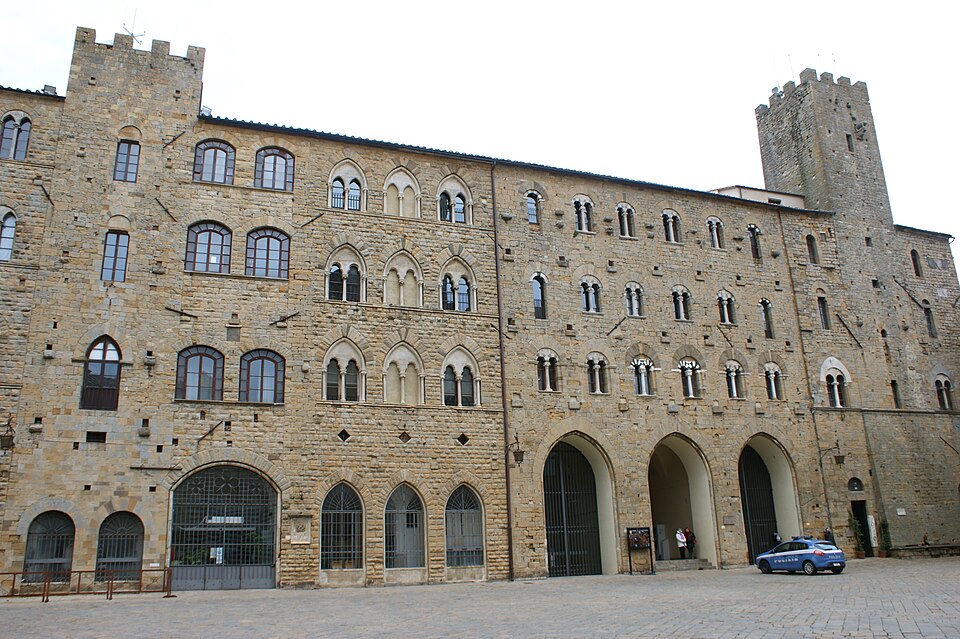 Palazzo Pretorio k