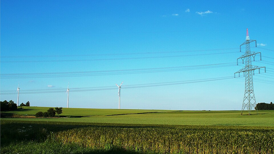 Windräder Nähe Pollenfeld