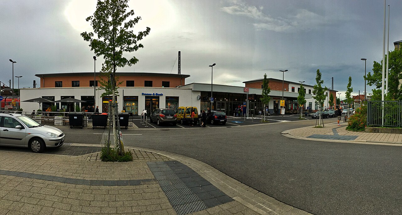 Bahnhof Weinheim