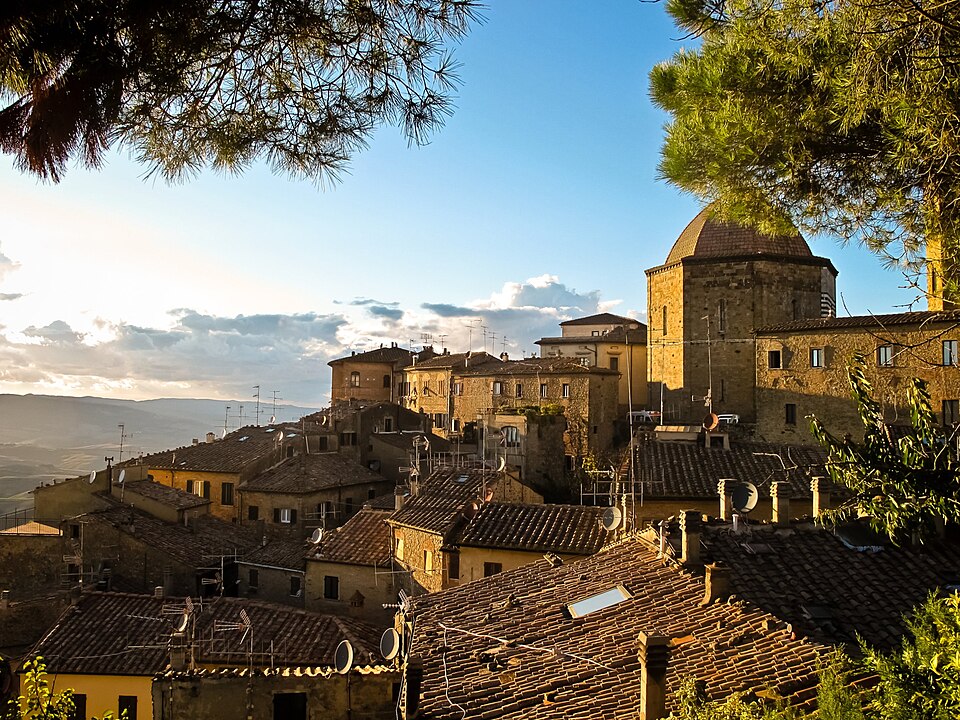 Volterra al atardecer