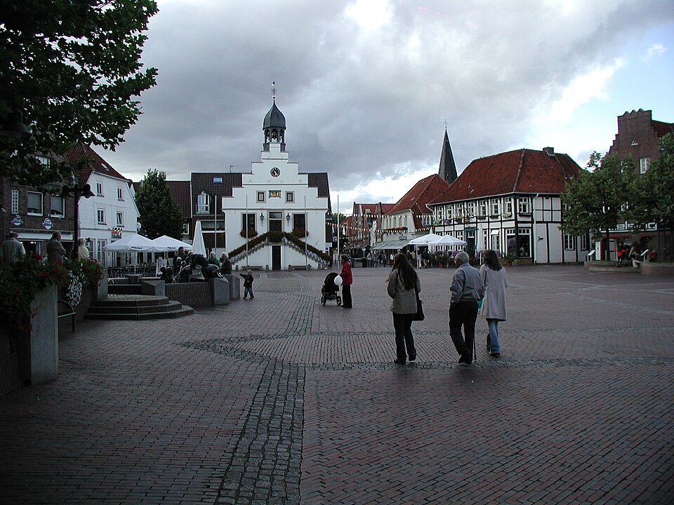 Lingen Marktplatz und Rathaus
