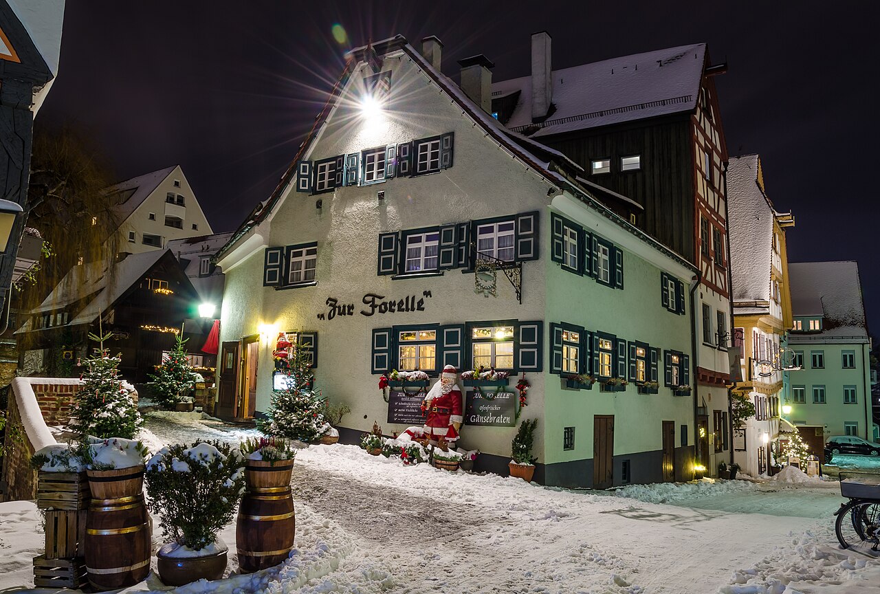 Fischerviertel winter scene