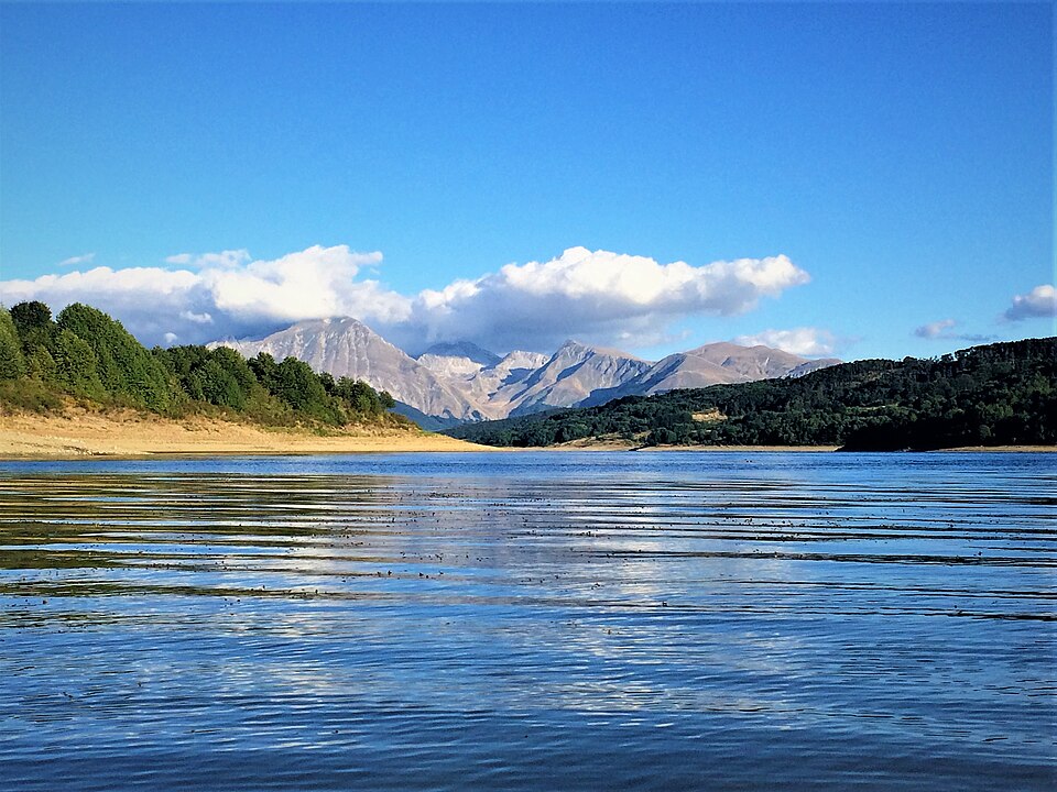 Campotosto lake