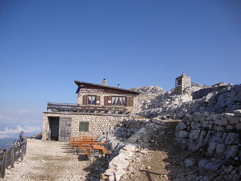 Rifugio Torre di Pisa