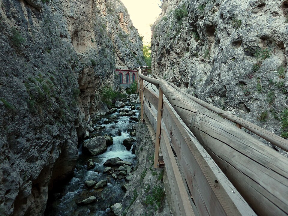 Rio castril sendero cerrada
