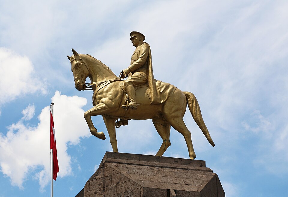 Statue of Atatürk Kayseri