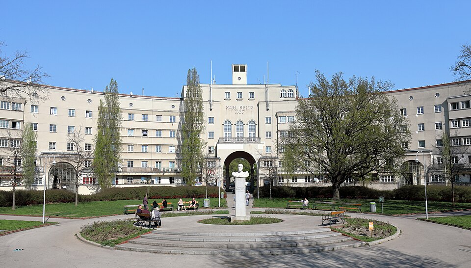 Floridsdorf Karl Seitz Hof